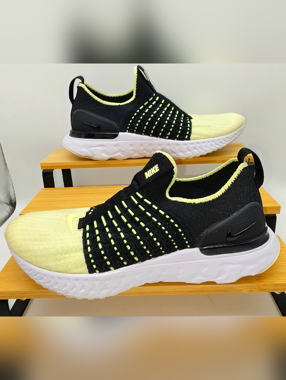Nike React Phantom Run Flyknit 2 Black Volt CJ0280-004 Women’s Size 7.5